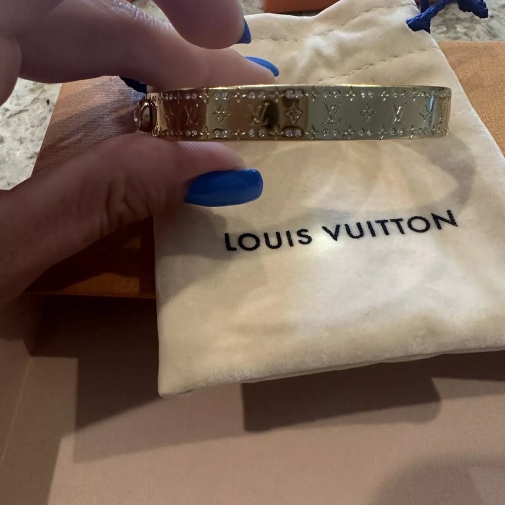 Louis Vuitton Nanogram Bangle. Used. In good condition. dust-bag & box included - Picture 6 of 8